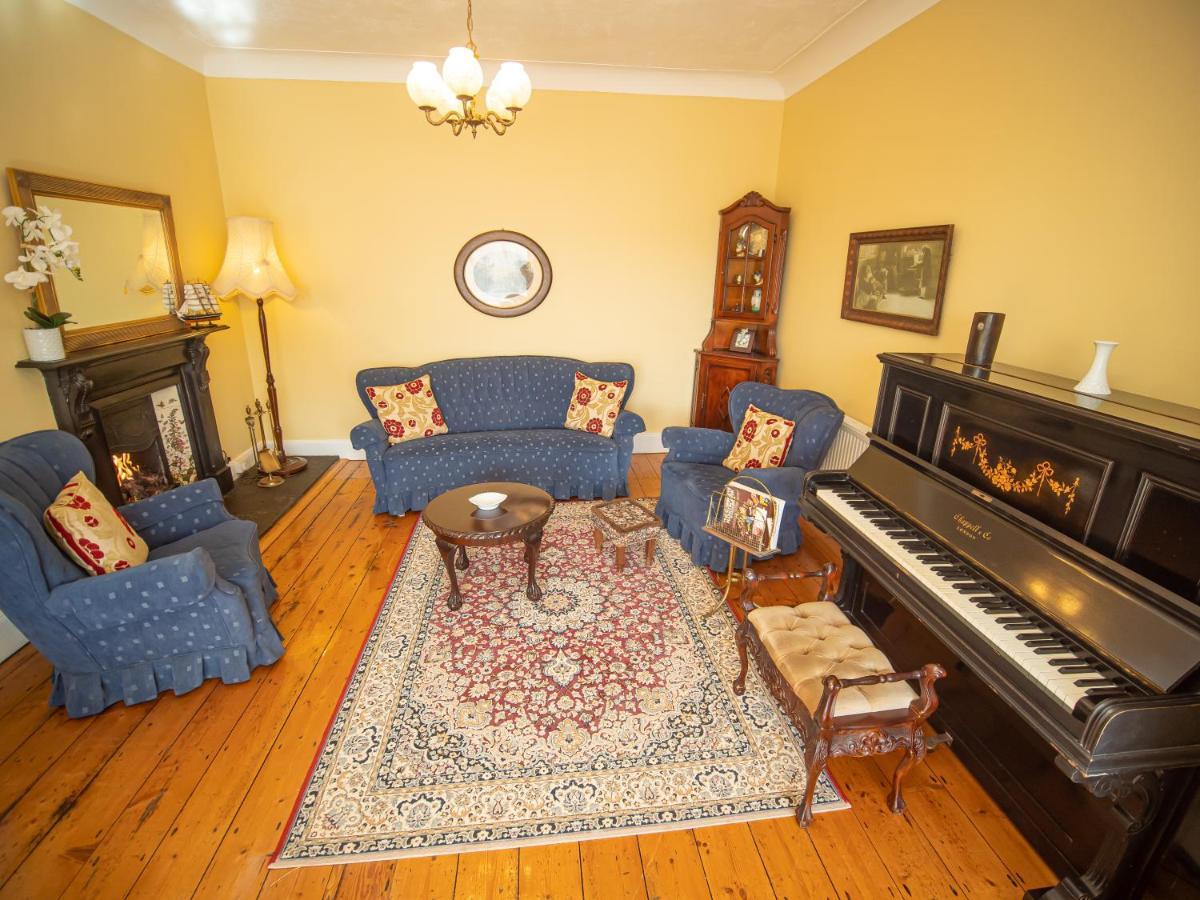 Ceol Na Mara Guest House 恩尼斯克朗 外观 照片