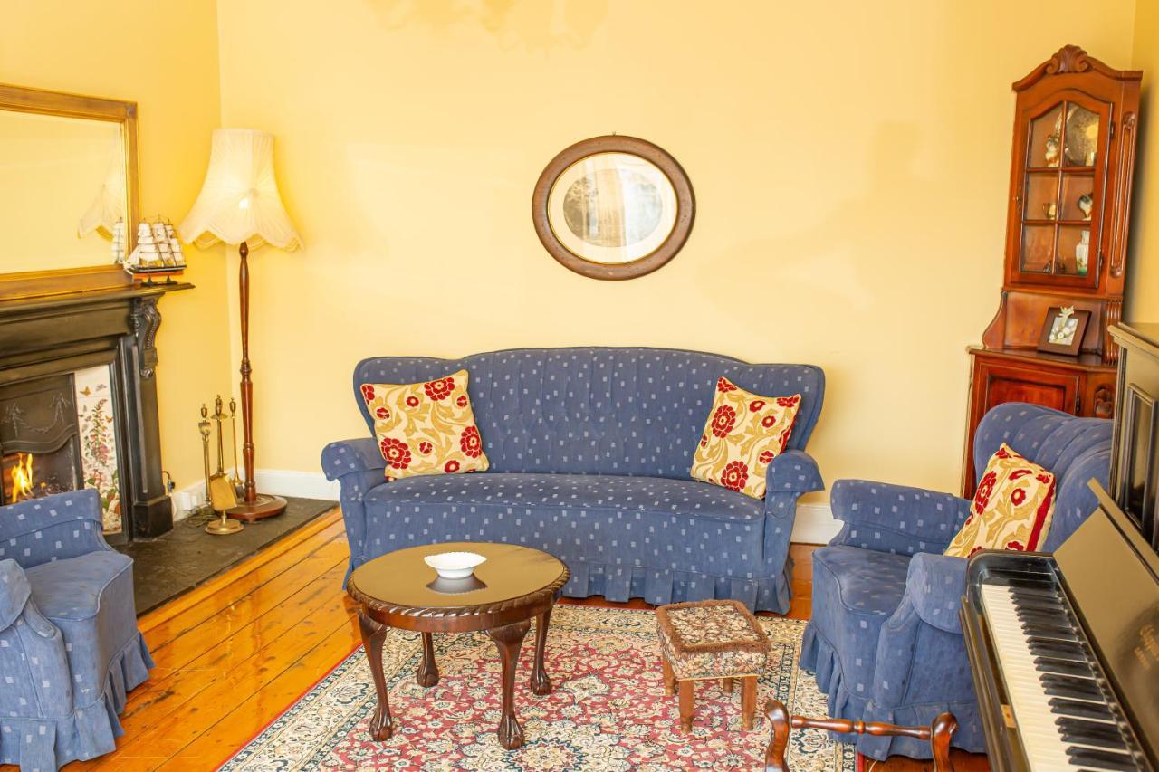 Ceol Na Mara Guest House 恩尼斯克朗 外观 照片